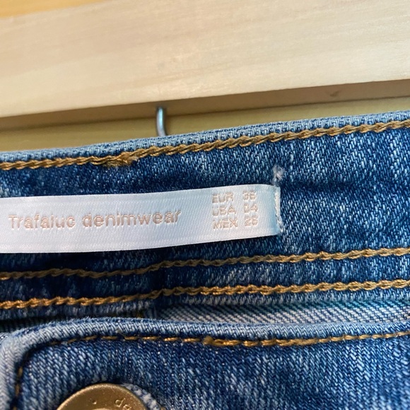 Zara jeans with floral embroidery - Picture 6 of 7